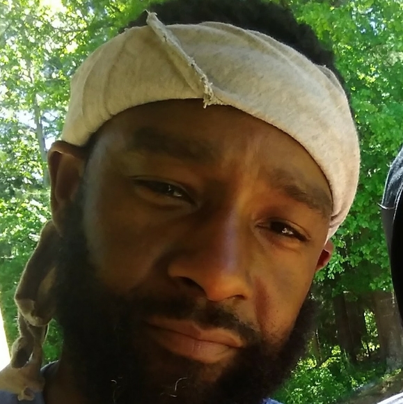 Meet your Posher,  Chris - Picture 2 of 3